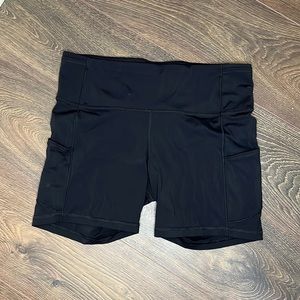 Lululemon fast and free short